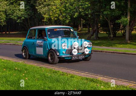 1980 80s Achtziger AUSTIN MORRIS Lombard Rally 1275cc Benzin-Rallye-Auto; Ankunft bei der jährlichen Stanley Park Classic Car Show in den Ital Gardens. Stanley Park Classics Yesteryear Motor Show, veranstaltet von Blackpool Vintage Vehicle Preservation Group, Großbritannien. Stockfoto