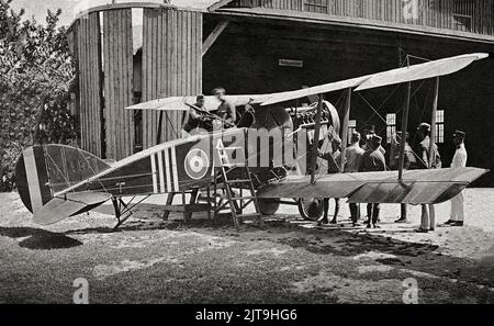 Ein Bristol F.2B Fighter, ein britischer Doppeldecker-Kämpfer aus dem Ersten Weltkrieg und Aufklärungsflugzeuge, die oft einfach Bristol Fighter oder „Biff“ genannt werden. Die Version F.2B erwies sich als ein wendbares Flugzeug, das sich gegen einsitzige Kämpfer behaupten konnte, während seine robuste Konstruktion sicherstellte, dass es bis Anfang 1930s im Militärdienst blieb. Stockfoto