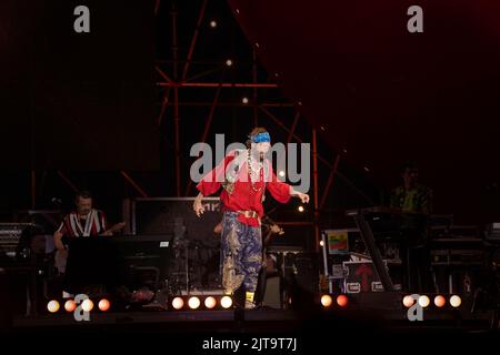 26. Oktober 2020, Castelvolturno, Italien: Lorenzo Cherubini, alias Jovanotti, Singt während der Jova Beach Party in Castelvolturno (Caserta) (Foto: © Francesco Cigliano/Pacific Press via ZUMA Press Wire) Stockfoto