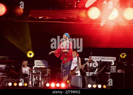 26. Oktober 2020, Castelvolturno, Italien: Lorenzo Cherubini, alias Jovanotti, Singt während der Jova Beach Party in Castelvolturno (Caserta) (Foto: © Francesco Cigliano/Pacific Press via ZUMA Press Wire) Stockfoto