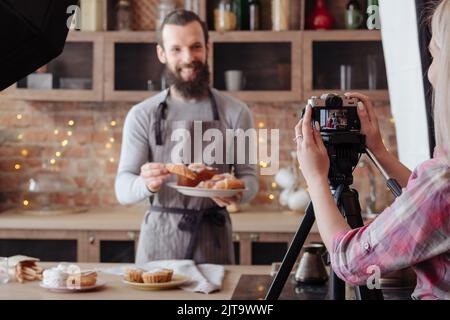 Koch Mann Backen Koch Backstage Fotografie Stockfoto