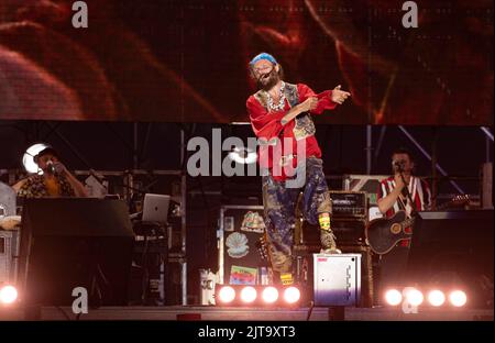 26. Oktober 2020, Castelvolturno, Italien: Lorenzo Cherubini, alias Jovanotti, Singt während der Jova Beach Party in Castelvolturno (Caserta) (Foto: © Francesco Cigliano/Pacific Press via ZUMA Press Wire) Stockfoto