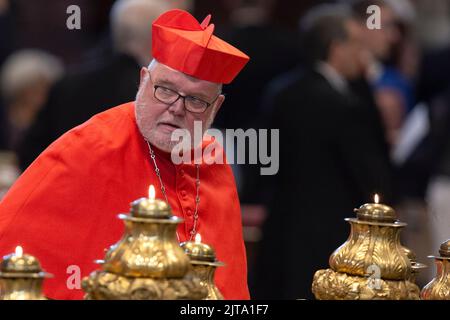 Vatikanstadt, Vatikan, 27. August 2022. Kardinal Reinhard Marx kommt zur Konsistorenzeremonie im Petersdom. Papst Franziskus schafft 20 neue Kardinäle bei seinem achten Konsistorium. Quelle: Maria Grazia Picciarella/Alamy Live News Stockfoto