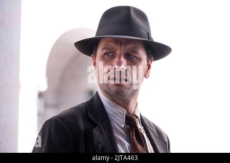 MATTHEW RHYS in PERRY MASON (2020), Regie: RON FITZGERALD und ROLIN JONES. Kredit: HBO/ TEAM DOWNEY / Album Stockfoto