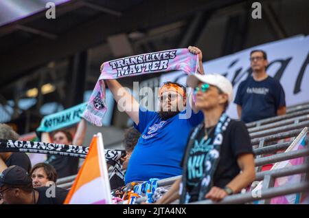 Harrison, New Jersey, USA, August 28. Gotham Supporters während des Spiels der National Women Soccer League zwischen NJ/NY Gotham FC und Angel City FC in der RedBull Arena in Harrison, NJ (Georgia Soares/SPP) Credit: SPP Sport Press Photo. /Alamy Live News Stockfoto