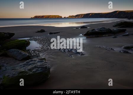 Marloes Strand bei Sonnenaufgang Stockfoto