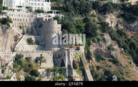 Die Häuser. Kirchen, Villen und Hotels, auf den Felsen der Stadt Amalfi (Amalfi-Küste) (20) Stockfoto