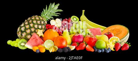 Verschiedene frische Früchte auf schwarzem Hintergrund Stockfoto
