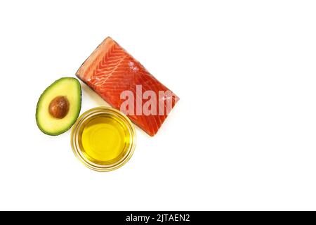 Zutaten für gesunde Lebensmittel. Fisch, Olivenöl, Avocado. Ketogene Low Carbs Diät-Konzept. Stockfoto