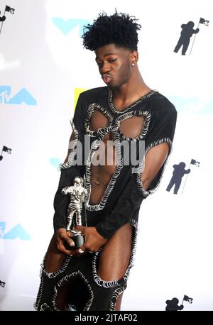 28. August 2022, Newark, New York, USA: LIL NAS X posiert im MTV VMAs Presseraum 2022 im Prudential Center in Newark, New Jersey. (Bild: © Nancy Kaserman/ZUMA Press Wire) Stockfoto