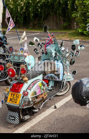 Mods vespa Custom Roller mit Spiegeln bedeckt Stockfoto