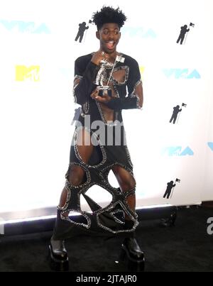 28. August 2022, Newark, New York, USA: LIL NAS X posiert im MTV VMAs Presseraum 2022 im Prudential Center in Newark, New Jersey. (Bild: © Nancy Kaserman/ZUMA Press Wire) Stockfoto