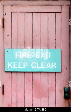 Fire Exit - Keep Clear Schild Stockfoto