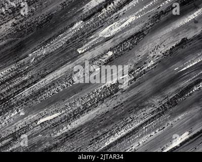 Echte handgemachte Acryl diagonalen Pinselstrich von schwarz-weiß Malerei abstrakt auf Leinwand. Modern, zeitgenössisch, bildender Kunst. Handgemalte minimalistische im Stockfoto