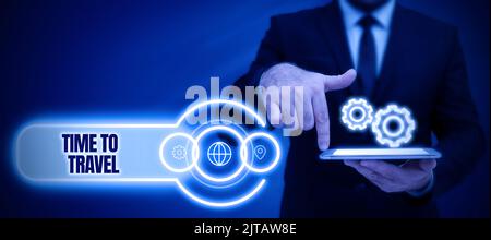 Konzeptionelle Bildunterschrift Time to Travel. Konzeptuelles Foto, das sich im Urlaub von einem Ort zum anderen bewegt oder von einem Ort zum anderen geht. Geschäftsteam steht auf der Treppe zu Stockfoto