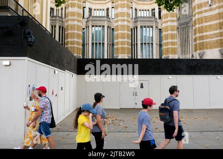Whitehall, London, Großbritannien. 29. August 2022. Das Richmond House [Department for Health and Social Security] in Whitehall wird mit dem Unterhaus neu entwickelt, um 2025 nach Richmond House zu ziehen, mit der Überführung des Palace of Westminster, Quelle: Matthew Chattle/Alamy Live News Stockfoto