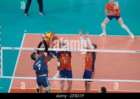 LJUBLJANA, SLOWENIEN - 29. AUGUST: Facundo Conte aus Argentinien während der Volleyball-Weltmeisterschaft der Männer in der FIVB - Pool F - Vorbereitungsphase des Spiels zwischen den Niederlanden und Argentinien in der Arena Stozice am 29. August 2022 in Ljubljana, Slowenien (Foto: Borut Zivulovic/BSR Agency) Stockfoto