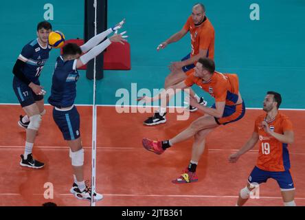 LJUBLJANA, SLOWENIEN - 29. AUGUST: Niederländische Mannschaft während der Volleyball-Weltmeisterschaft der Männer in der FIVB - Pool F - Vorbereitungsphase-Spiel zwischen den Niederlanden und Argentinien in der Arena Stozice am 29. August 2022 in Ljubljana, Slowenien (Foto: Borut Zivulovic/BSR Agency) Stockfoto