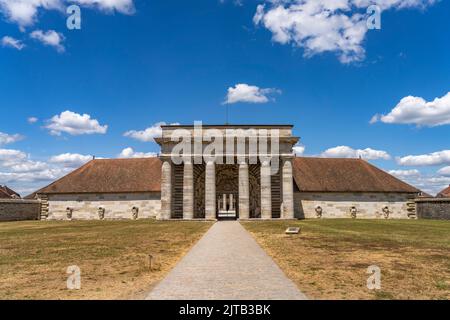 Portalgebäude zur Saline, UNESCO-Welterbe Königliche Saline in Arc-et-Senans, Bourgogne-Franche-Comté, Frankreich, Europa | Portalgebäude, UNESCO Stockfoto