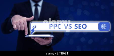 Konzeptionelle Darstellung PPC vs. Seo. Wort für Bezahlung pro Klick gegen Suchmaschinen-Optimierungsstrategien Neue Idee schriftliche Cloud mit Euro-Zeichen in Stockfoto