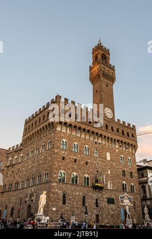 Blick auf den Palazzo Vecchio auf der Piazza Signoria in Florenz Stockfoto