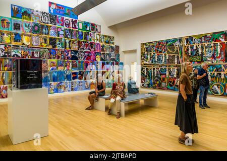 Im Museum de Fundatie: Neoklassischer Palast mit futuristischer Erweiterung auf dem Dach und einer internationalen Kunstsammlung in Zwolle, Niederlande. Stockfoto