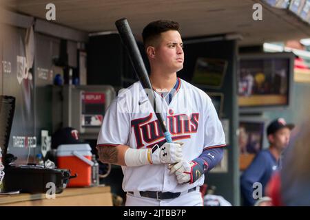 Minneapolis, USA, 28 2022. August: Minnesota ernannte den Hitter Jose Miranda (64) im Dugout während des Spiels mit den San Francisco Giants und Minnesota Twins, die im Target Field in Minneapolis Mn. David Seelig/Cal Sport Medi Stockfoto