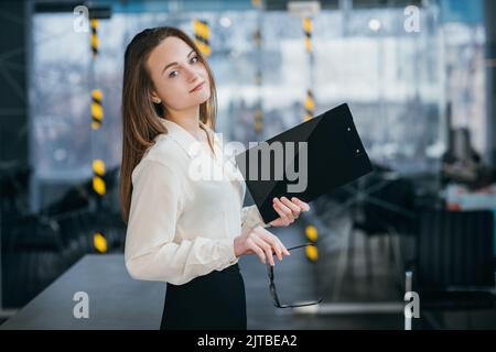 Junge Geschäftsfrau Corporate Executive Workplace Stockfoto