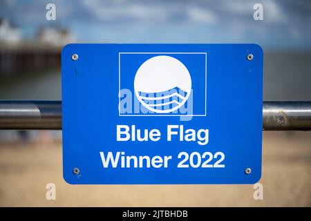 Eine Gesamtansicht eines Blue Flag Winners 2022 in Southwold, Suffolk, England. Stockfoto