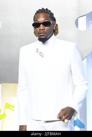 Newark, USA. 28. August 2022. Offset nimmt am 28. August 2022 an den 2022 MTV-VMAs im Prudential Center in Newark, New Jersey, Teil. Foto: Jeremy Smith/imageSPACE Kredit: Imagespace/Alamy Live News Stockfoto
