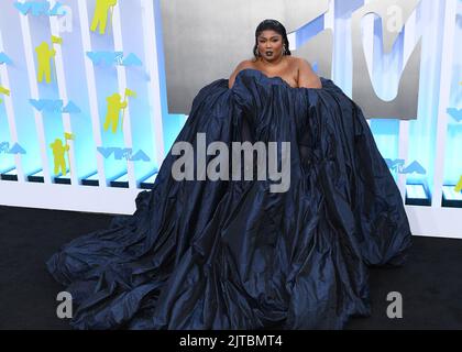 Newark, USA. 28. August 2022. Lizzo nimmt am 28. August 2022 an den 2022 MTV-VMAs im Prudential Center in Newark, New Jersey, Teil. Foto: Jeremy Smith/imageSPACE Kredit: Imagespace/Alamy Live News Stockfoto