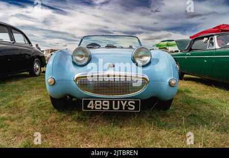 Austin Healey Sprite in Himmelblau auf der Shalbourne Classic Car Show Stockfoto