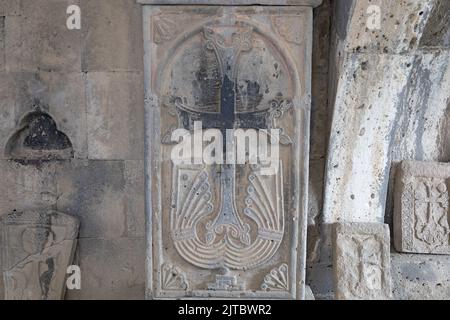 Armenische Kreuzsteine (khatchkar, khatchkars) im christlichen Kloster Haghpat Stockfoto