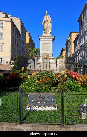 Denkmal für Napoleon Bonaparte, erster Konsul der Republik von 1799-1804, in römischer Toga gekleidet, in Ajacio (Corse-du-Sud), Frankreich Stockfoto