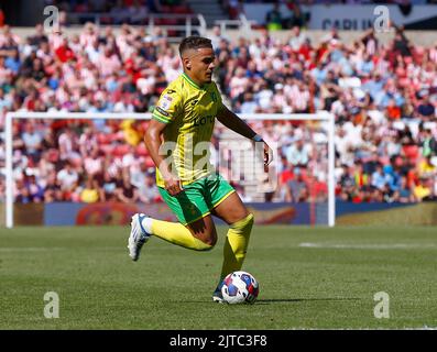 Sunderland, Großbritannien. 27. August 2022. Max Aarons von Norwich City läuft mit dem Ball während des Sky Bet Championship-Spiels zwischen Sunderland und Norwich City im Stadium of Light am 27. 2022. August in Sunderland, England. (Foto von Mick Kearns/phcimages.com) Credit: PHC Images/Alamy Live News Stockfoto