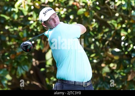 Atlanta, Georgia, USA. 28. August 2022. Sepp Straka schlägt das 13.-Loch während der Finalrunde der TOUR Championship im East Lake Golf Club ab. (Bild: © Debby Wong/ZUMA Press Wire) Stockfoto