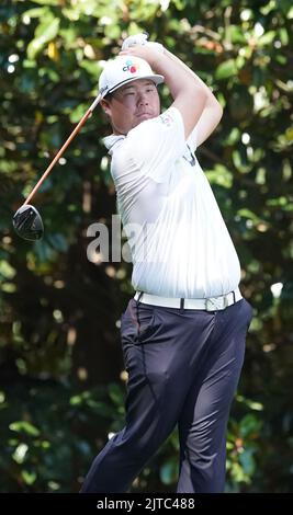 Atlanta, Georgia, USA. 28. August 2022. Sungjae im schlägt während der letzten Runde der TOUR Championship im East Lake Golf Club das 13.-Loch ab. (Bild: © Debby Wong/ZUMA Press Wire) Stockfoto