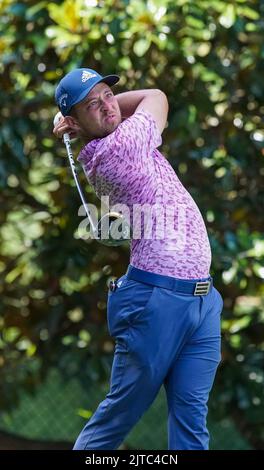 Atlanta, Georgia, USA. 28. August 2022. Xander Schauffele schlägt das 13.-Loch während der Finalrunde der TOUR Championship im East Lake Golf Club ab. (Bild: © Debby Wong/ZUMA Press Wire) Stockfoto