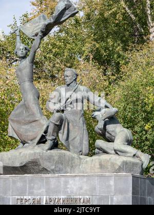 MOSKAU, RUSSLAND-10. JULI 2021:die skulpturale Komposition Revolution von 1905-1907 ist in der Nähe der Metrostation 1905 Straße in Moskau gewidmet. Stockfoto