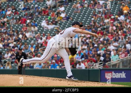 Minneapolis, US, August 28 2022: Minnesota Pitcher Aaron Sanchez(43) wirft einen Pitch während des Spiels mit San Francisco Giants und Minnesota Twins, die im Target Field in Minneapolis Mn ausgetragen werden. David Seelig/Cal Sport Medi Stockfoto