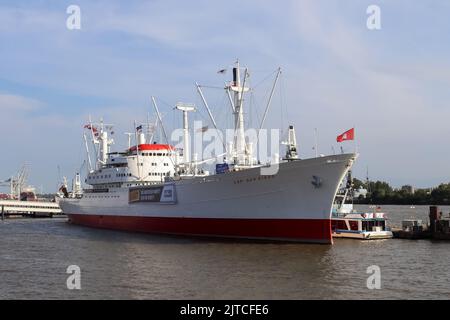 Hamburg, Deutschland, 27. August 2022, schöne Aussicht auf das berühmte Cap San Diego Schiff im Hamburger Hafen Stockfoto