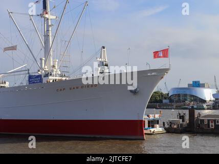 Hamburg, Deutschland, 27. August 2022, schöne Aussicht auf das berühmte Cap San Diego Schiff im Hamburger Hafen Stockfoto