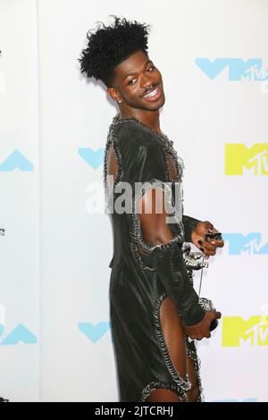 Lil NAS X posiert am 28. August 2022 im Presseraum der MTV Video Music Awards, VMAs, 2022 im Prudential Center in Newark, New Jersey, USA. Stockfoto