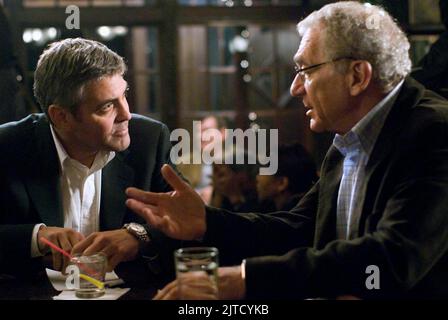 GEORGE CLOONEY, Sydney Pollack, Michael Clayton, 2007 Stockfoto