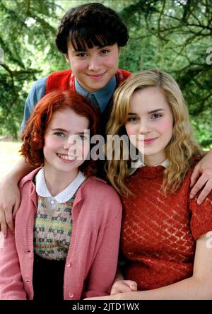 LUCY BOYNTON, YASMIN PAIGE, EMMA WATSON, Ballet Shoes, 2007 Stockfoto
