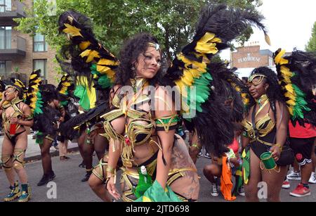 London, Großbritannien. 29. August 2022. Letzter Tag des Nottinghill Carnival, der nach 2 Jahren Absenz aufgrund des Coronavirus wieder zurückkehrt. Kredit: JOHNNY ARMSTEAD/Alamy Live Nachrichten Stockfoto