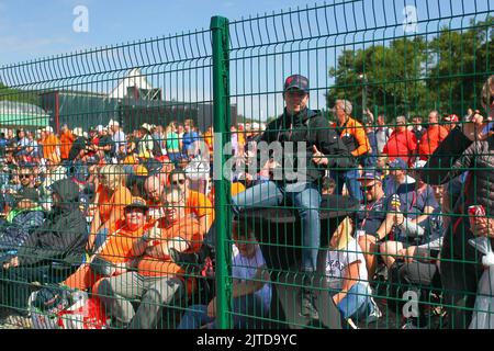 Francorchamps Spa, Belgien. 28. August 2022. Unterstützer während DER FORMEL 1 ROLEX BELGISCHER GRAND PRIX 2022 RENNEN, Formel 1 Meisterschaft in Francorchamps - SPA, Belgien, August 28 2022 Quelle: Independent Photo Agency/Alamy Live News Stockfoto