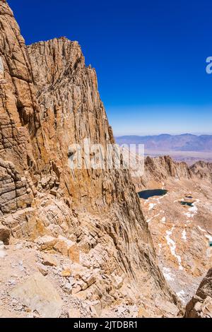 Die östliche Böschung vom Mount Whitney Trail, Sequoia National Park, Kalifornien, USA Stockfoto