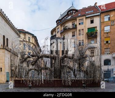 Budapest, Ungarn. Garten der Synagoge in der Dohany Straße. Viele jüdische Menschen haben hier zur Zeit des II. Weltkrieges begraben. Hier ist der berühmte jewis Meor Stockfoto