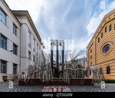 Budapest, Ungarn. Garten der Synagoge in der Dohany Straße. Viele jüdische Menschen haben hier zur Zeit des II. Weltkrieges begraben. Hier ist der berühmte jewis Meor Stockfoto